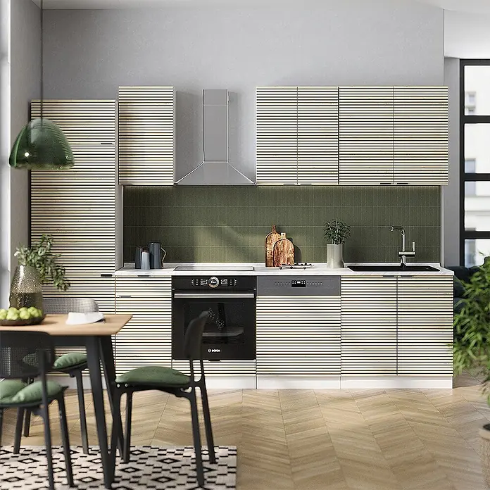 Vicco Küchenzeile Fame-Line Eiche Paneel/Weiß, AP Anthrazit - Breite: 300 cm, Eiche Paneel, Ohne Elektrogeräte - Moderne Küche mit hellen Lamellenschränken, integriertem schwarzem Backofen und grauem Geschirrspüler.