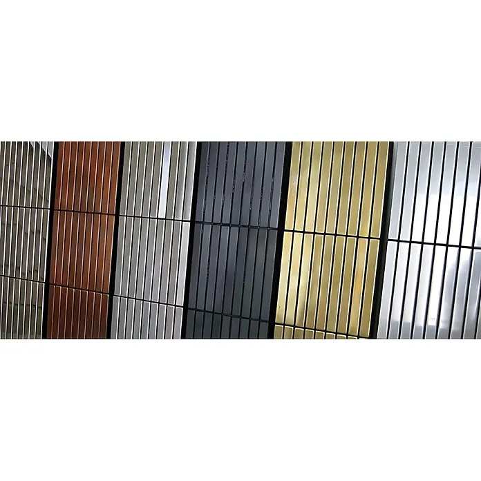 ALLOY Mosaikfliese Mosaik Fliese massiv Titan hochglänzend kupfer 1,6mm stark Linear-Ti-AM - 316 x 297 mm, Bronze, Hochglänzend - Gitter aus vertikalen Metallpaneelen in Silber, Kupfer, Dunkelgrau und Gold, das Farboptionen zeigt.