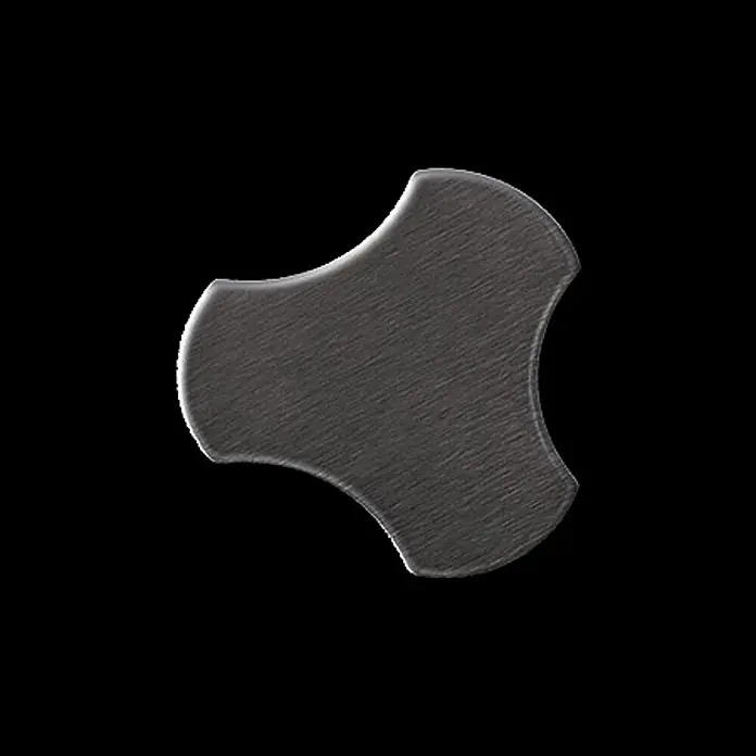ALLOY Mosaikfliese Mosaik Fliese massiv Metall Titan gebürstet dunkelgrau 1,6mm Ubiquity-Ti-SB - 270 x 325 mm, Schwarz, Grau, Sonstiges - Dunkelgraues dreilappiges Bauteil aus gebürstetem Metall.