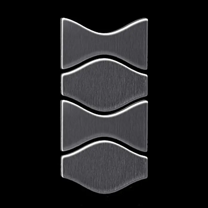 ALLOY Mosaikfliese Mosaik Fliese massiv Metall Titan gebürstet grau 1,6mm Kismet & Karma-Ti-SB - 299 x 299 mm, Schwarz, Grau, Sonstiges - Vier gestapelte, metallische Zierelemente mit gebürsteter Oberfläche, in Form von Fliegen.