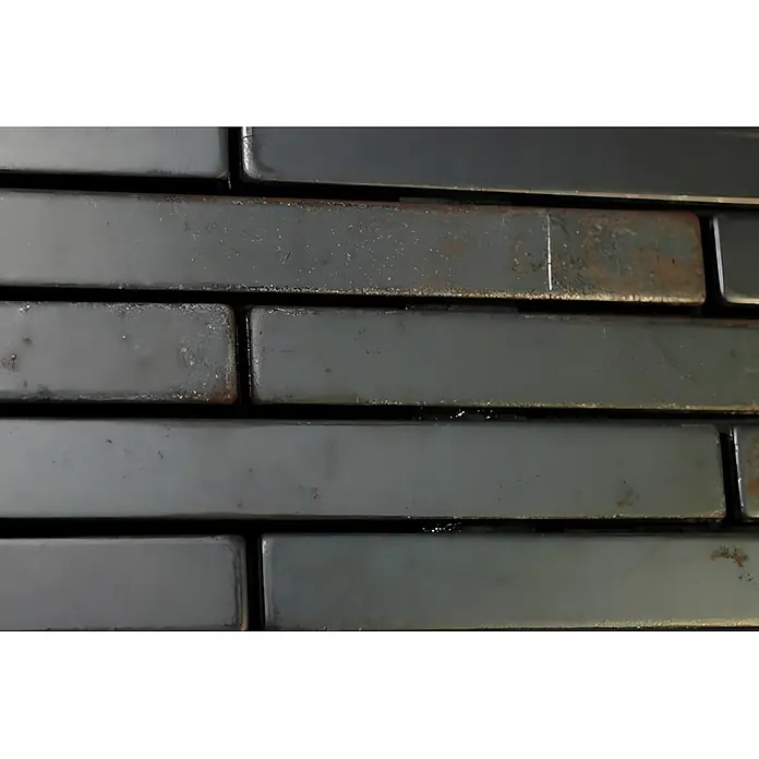 ALLOY Mosaikfliese Mosaik Fliese massiv Metall Rohstahl gewalzt grau 1,6mm stark Deedee-RS - 316 x 247 mm, Grau, Sonstiges - Graue Metall-Förderbandsegmente mit Abnutzung und Rost.