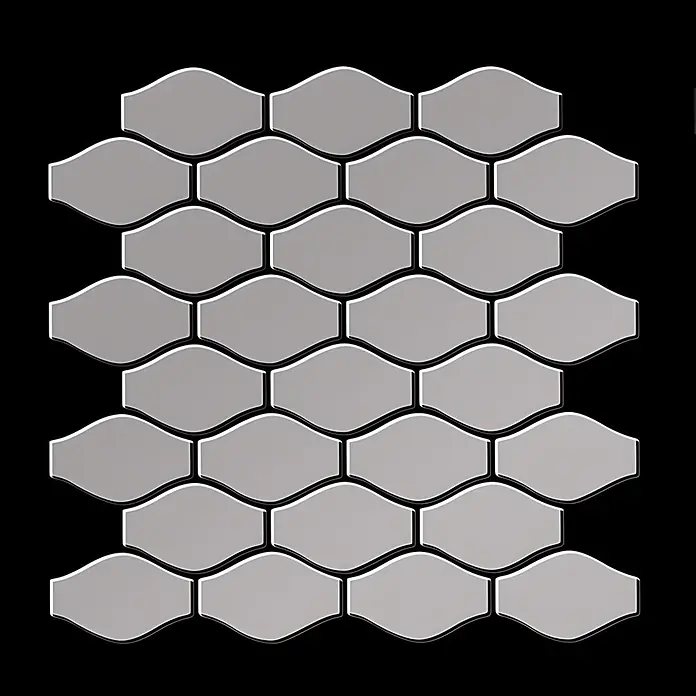 ALLOY Mosaikfliese Mosaik Fliese massiv Metall Edelstahl matt grau 1,6mm stark Karma-S-S-MA - 329 x 301 mm, Grau, Silber, Matt - Glänzende hellgraue wellenförmige Mosaikfliesen, in einem ineinandergreifenden Muster angeordnet.