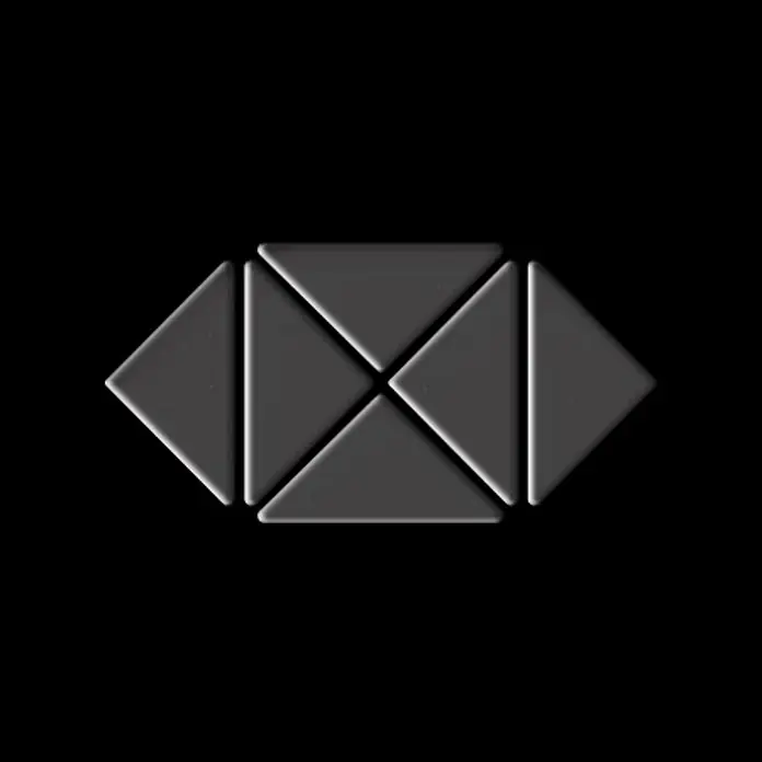 ALLOY Mosaikfliese Mosaik Fliese massiv Metall Titan hochglanz dunkelgrau 1,6mm Deco-Ti-SM - 303 x 303 mm, Schwarz, Grau, Hochglänzend - Dunkelgraues HSBC-Logo aus abgeschrägten geometrischen Formen, die ein symmetrisches, augenähnliches Muster bilden.
