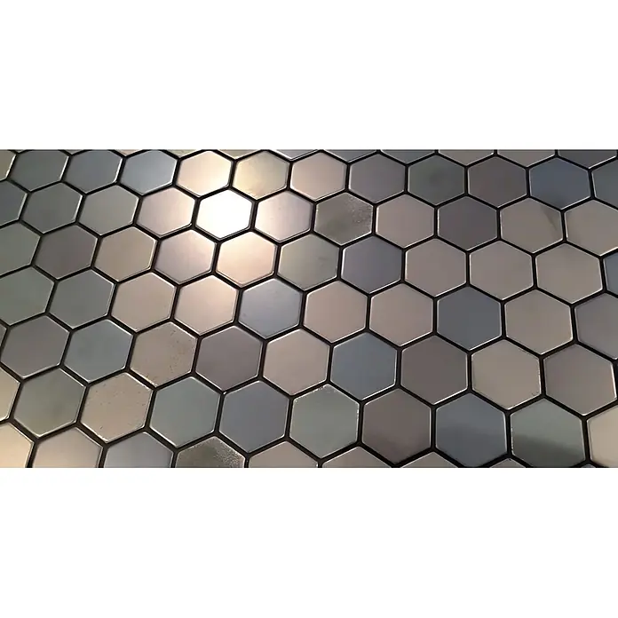 ALLOY Mosaikfliese Mosaik Fliese massiv Metall Rohstahl gewalzt grau 1,6mm stark Honey-RS - 329 x 332 mm, Grau, Sonstiges - Metallische sechseckige Fliesen in verschiedenen Silber-, Grau- und Blautönen, nahtlos angeordnet.