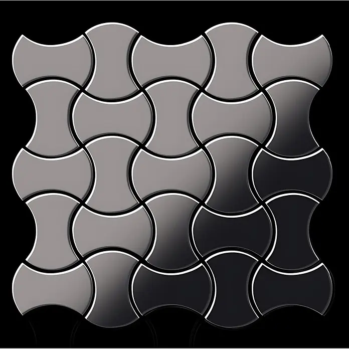 ALLOY Mosaikfliese Mosaik Fliese massiv Metall Titan hochglanz dunkelgrau 1,6mm Infinit-Ti-SM - 322 x 322 mm, Schwarz, Grau, Hochglänzend - Glänzende ineinandergreifende, gebogene Fliesen mit Grau-Schwarz-Verlauf, bilden ein dekoratives Muster.