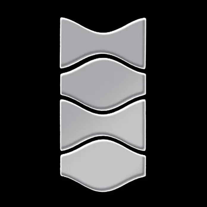 ALLOY Mosaikfliese Mosaik Fliese massiv Edelstahl marine hochglanz Kismet & Karma-S-S-MM - 299 x 299 mm, Grau, Silber, Blau, Hochglänzend - Stapel aus vier hellgrauen, leicht gewellten, geprägten Rechtecken.