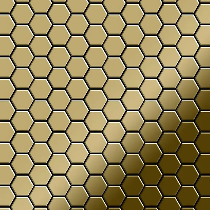 ALLOY Mosaikfliese Mosaik Fliese massiv Titan hochglänzend gold 1,6mm stark Honey-Ti-GM - 329 x 332 mm, Gold, Hochglänzend - Metallisch goldene sechseckige Fliesen mit reflektierendem Glanz, die ein geometrisches Muster bilden.