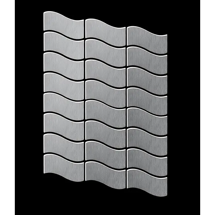 ALLOY Mosaikfliese Mosaik Fliese massiv Metall Edelstahl gebürstet grau 1,6mm stark Flux-S-S-B - 318 x 305 mm, Grau, Silber, Sonstiges - Gebürstete Metall-Wellfliesen in einem Gitter angeordnet, silbergraue Oberfläche.