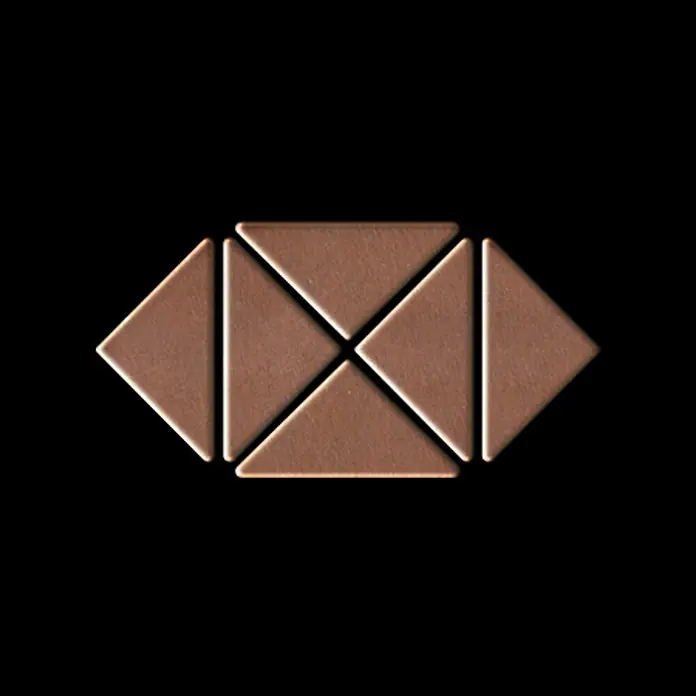 ALLOY Mosaikfliese Mosaik Fliese massiv Metall Kupfer gewalzt kupfer 1,6mm stark Deco-CM - 303 x 303 mm, Bronze, Sonstiges - Braunes, strukturiertes geometrisches Logo aus mehreren Dreiecken.