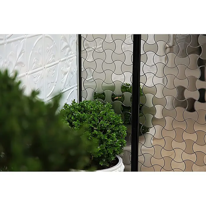 ALLOY Mosaikfliese Mosaik Fliese massiv Metall Edelstahl hochglänzend grau 1,6mm Infinit-S-S-M - 322 x 322 mm, Grau, Silber, Hochglänzend - Dekorativer Sichtschutz aus reflektierenden, ineinandergreifenden Quatrefoil-Fliesen mit schwarzen Umrissen.