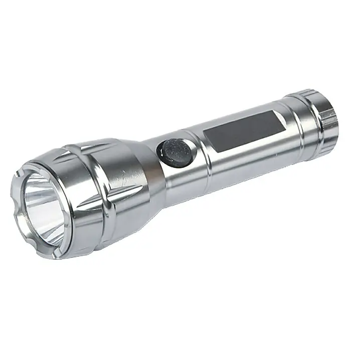 BAUHAUS Taschenlampe Antra 3A - 46 lm, 140 mm - Nahaufnahme einer silbernen Taschenlampe mit einem schwarzen Knopf und einem schwarzen Rechteck auf dem Gehäuse.