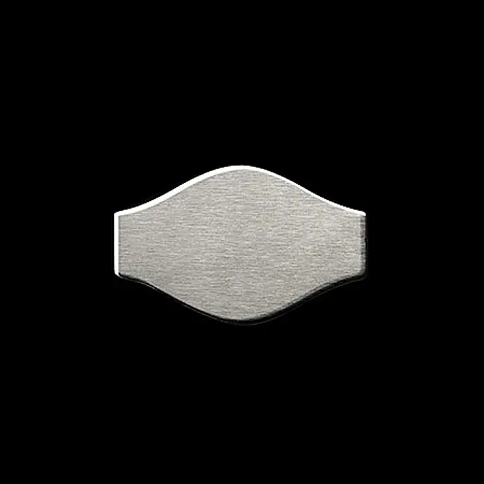 ALLOY Mosaikfliese Mosaik Fliese massiv Edelstahl gebürstet grau 1,6mm stark Karma-S-S-B - 329 x 301 mm, Grau, Silber, Sonstiges - Gebürstetes silbernes Metallschild mit gekrümmten Seiten und flachen Enden.