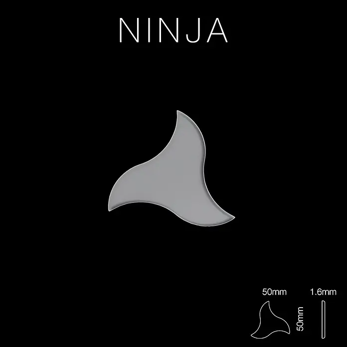ALLOY Mosaikfliese Mosaik Fliese massiv Metall Edelstahl matt grau 1,6mm stark Ninja-S-S-MA - 313 x 255 mm, Grau, Silber, Matt - Hellgraues Plektrum in Ninja-Form, 50mm x 50mm und 1.6mm dick.