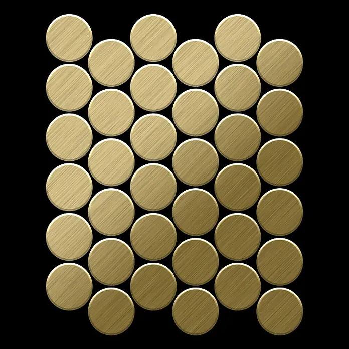 ALLOY Mosaikfliese Mosaik Fliese massiv Titan gebürstet gold 1,6mm stark Medallion-Ti-GB - 313 x 256 mm, Gold, Sonstiges - Nahaufnahme vieler goldener, gebürsteter Metallkreise in einem engen Mosaikmuster.