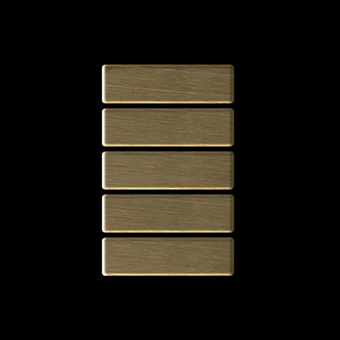 ALLOY Mosaikfliese Mosaik Fliese massiv Metall Titan gebürstet gold 1,6mm stark Cabin-Ti-GB - 316 x 329 mm, Gold, Sonstiges - Fünf gestapelte horizontale gebürstete Goldbalken, die eine volle Ladung anzeigen.