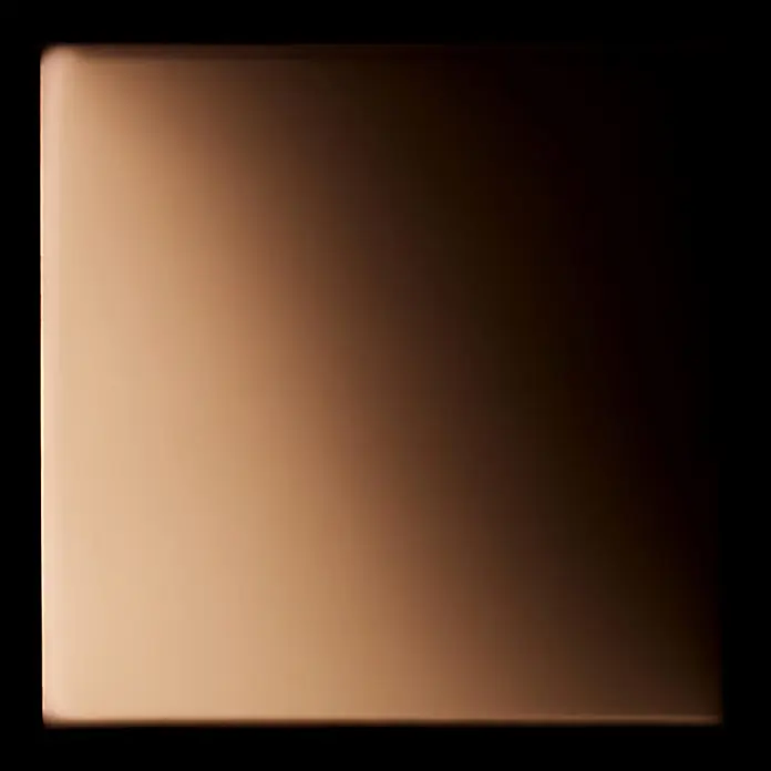 ALLOY Mosaikfliese Mosaik Fliese massiv Titan hochglänzend kupfer 1,6mm stark Attica-Ti-AM - 295 x 295 mm, Bronze, Hochglänzend - Rechteckige Metallplatte mit warmem Bronze-zu-Dunkelbraun-Verlauf.