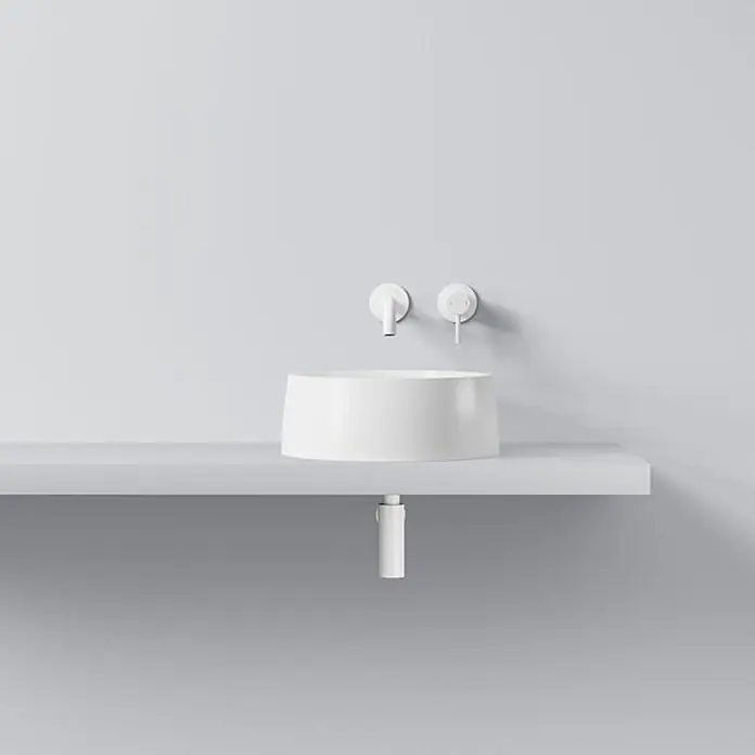 Vola Waschtisch - 0 x 0 cm - Weißes rundes Aufsatzwaschbecken auf schwebendem Regal, mit Wandarmaturen und sichtbarem Abflussrohr.