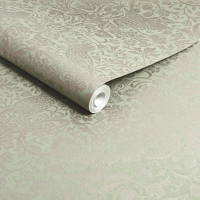William Morris At Home Vliestapete Vliestapete Erdbeerdieb - Grün, Floral, 10 x 0,52 m - Hellgrüne Tapetenrolle mit beigem Vogel- und Laubmuster.