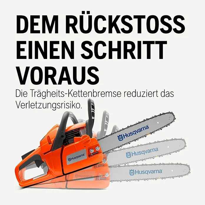Husqvarna Benzin-Kettensäge 120 Mark II - 1.400 W, 38 cm³, Schwertlänge: 35 cm, Max. Aststärke: 300 mm - Orange Husqvarna Motorsäge mit unscharfen Kettenblättern, die die aktivierte Trägheits-Kettenbremse demonstriert.