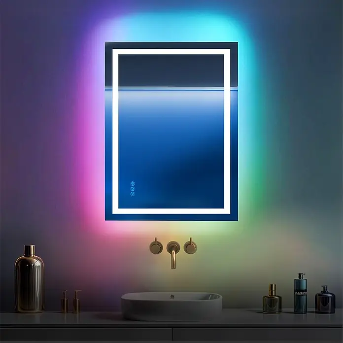 Lumoire Lichtspiegel MATRIX1 - 50 x 3 cm - Rechteckiger LED-Badezimmerspiegel mit weißem Innenlichtrahmen und farbiger Hintergrundbeleuchtung, über einem Waschbecken montiert.