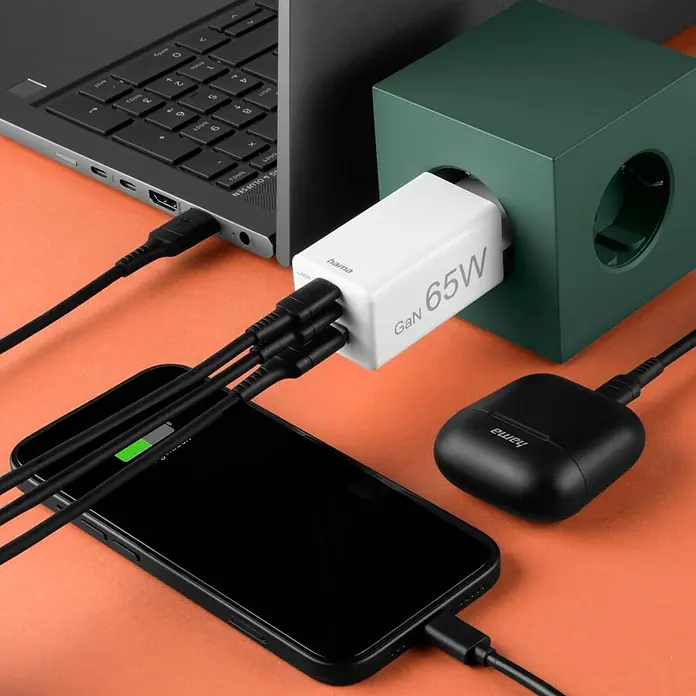 Hama Schnellladegerät 00201996 GaN 2x USB-C 1x USB-A Mini PD 65 W - Weiß - Weißes Hama GaN 65W Ladegerät lädt Laptop, Smartphone und kabellose Kopfhörer.