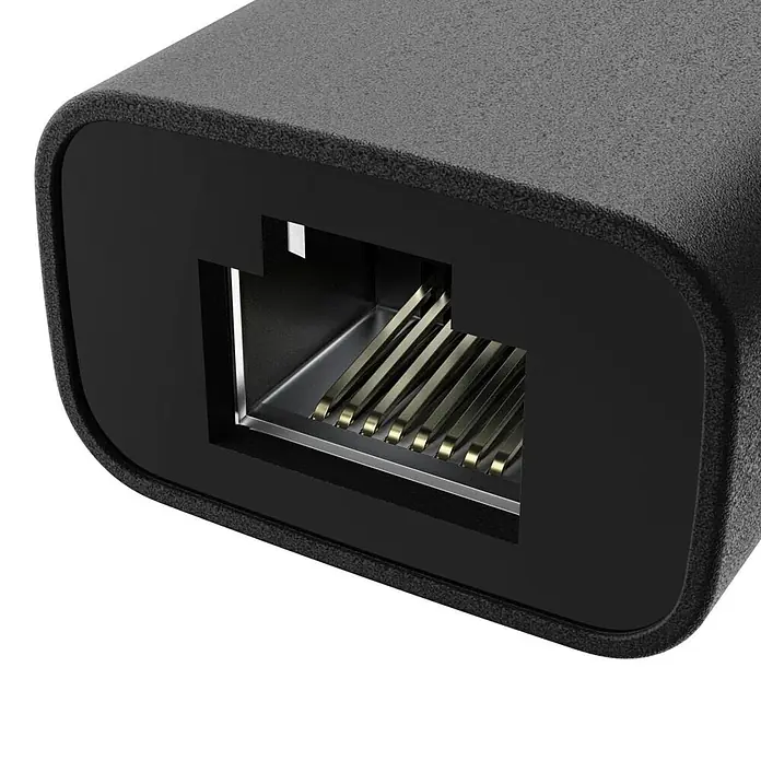 Hama Netzkabel USB 2.0 1x USB-C - 1x RJ45-Buchse - Schwarz - Nahaufnahme eines schwarzen RJ45-Ethernet-Anschlusses mit sichtbaren vergoldeten Kontakten zur Netzwerkkabelverbindung.