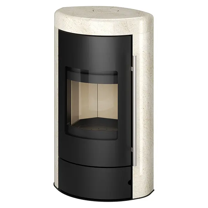 Kaminofen Ignis - 8 kW, Raumheizvermögen: 224 m³, Beige - Moderner Kaminofen mit hellem Natursteinmantel, schwarzer Front, Glastür und silbernem Griff.