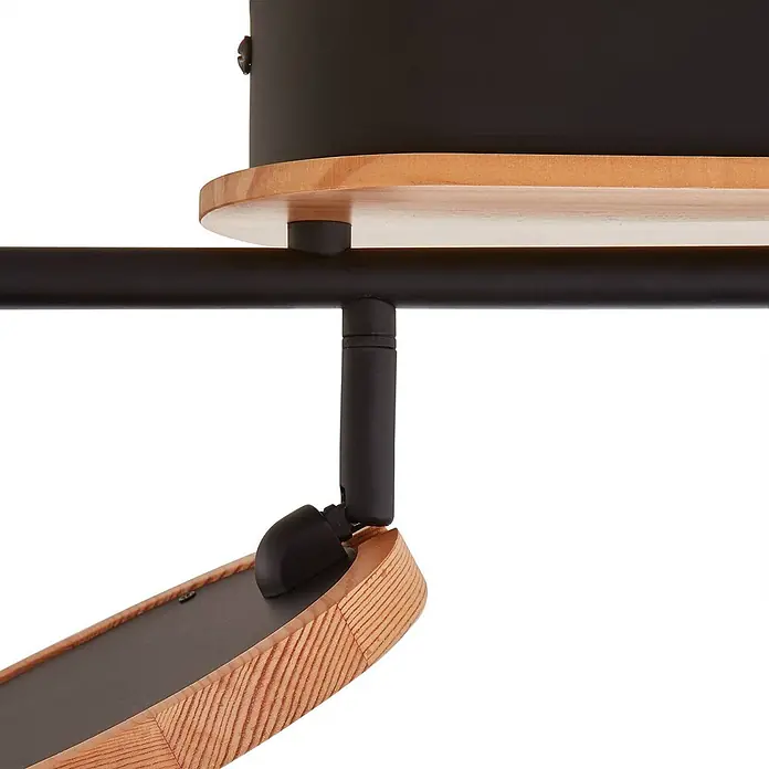 Lindby Deckenstrahler Manel - L x B x H: 152 x 13 x 25 cm, Holz hell, Holz hell - Schwarze Metall-Leuchte mit hellen, strukturierten Holzelementen. Mit einer runden Holzablage und einem ovalen Holzschirm mit schwarzer Innenseite.