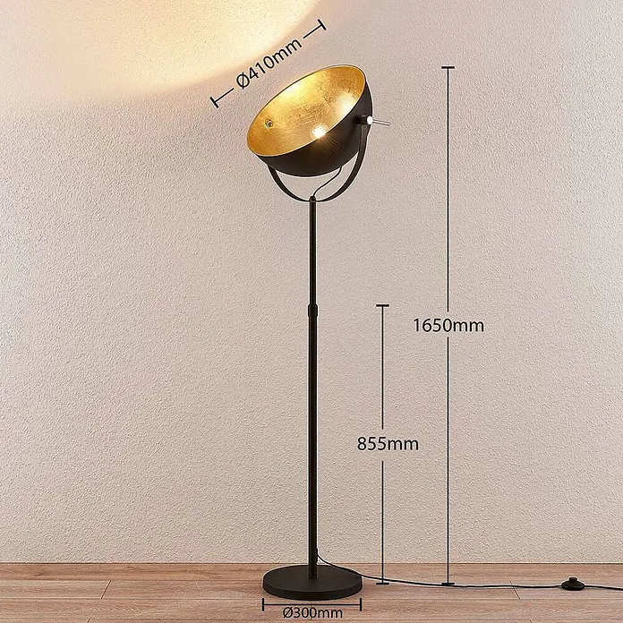 Lindby Stehleuchte Muriel - Höhe: 165 cm, schwarz, schwarz, E27 - Schwarze Stehleuchte aus Metall mit goldfarbenem Inneren, verstellbarem schalenförmigem Kopf und rundem Sockel. Maße: H1650mm, Kopf Ø410mm, Sockel Ø300mm.