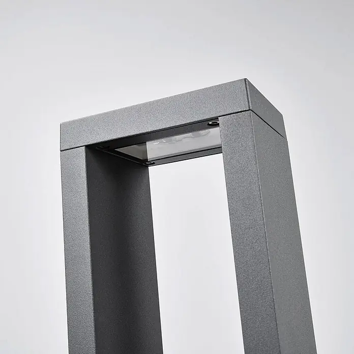 Lucande Außenlaterne Jupp -  - Dunkelgraue, quadratische Pollerleuchte aus strukturiertem Metall mit integrierter nach unten gerichteter Lichtquelle.