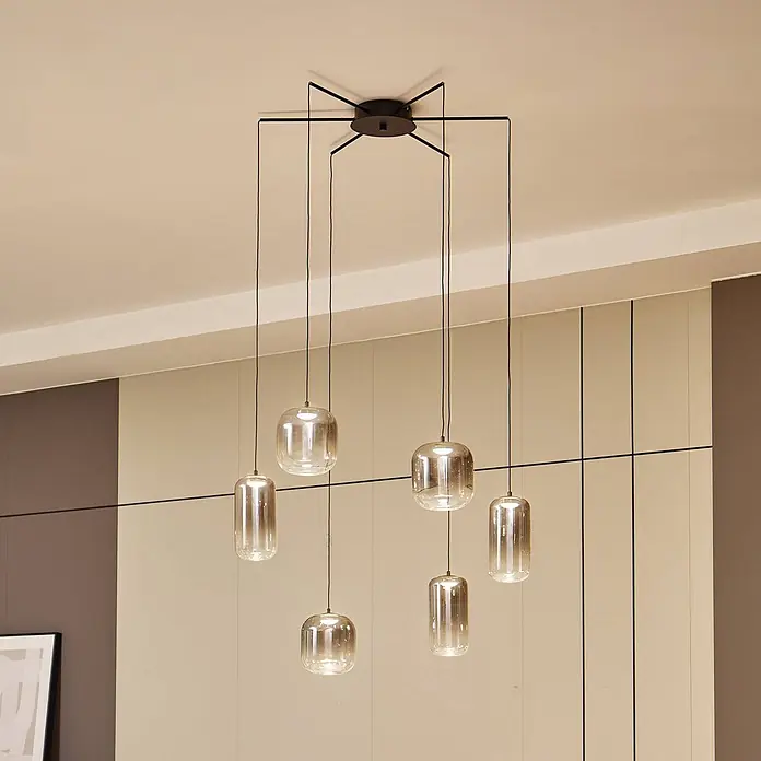 Lucande Pendelleuchte Avelina - L x B x H: 77 x 77 x 17 cm, alu / grau / zink, rauchgrau, Schwarz - Sechsflammige Pendelleuchte mit bernsteinfarbenen Glasschirmen, an schwarzer Deckenhalterung.