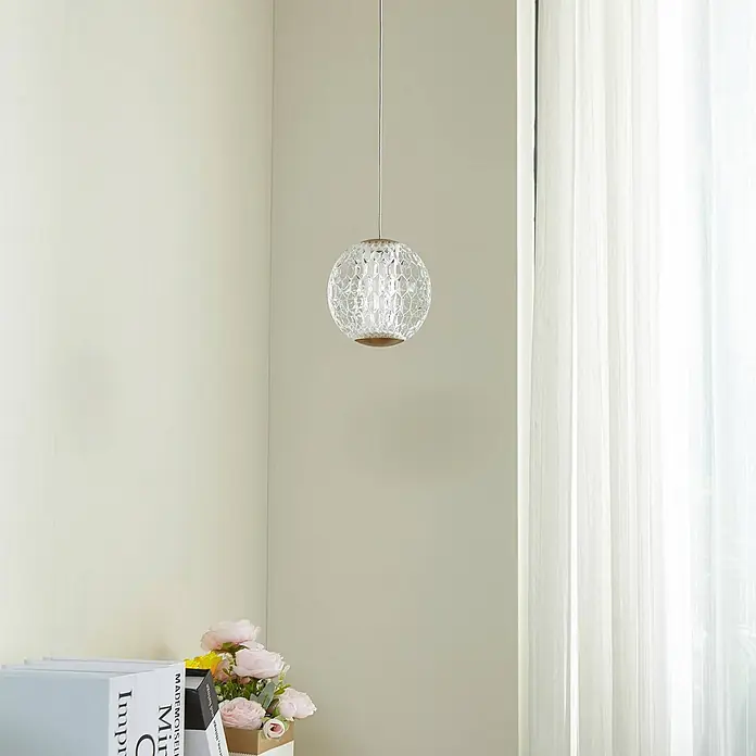 Lucande Pendelleuchte Ismenia - klar / transparent, messing antik, transparent - Klare kugelförmige Pendelleuchte mit Strukturmuster und Messingakzenten.