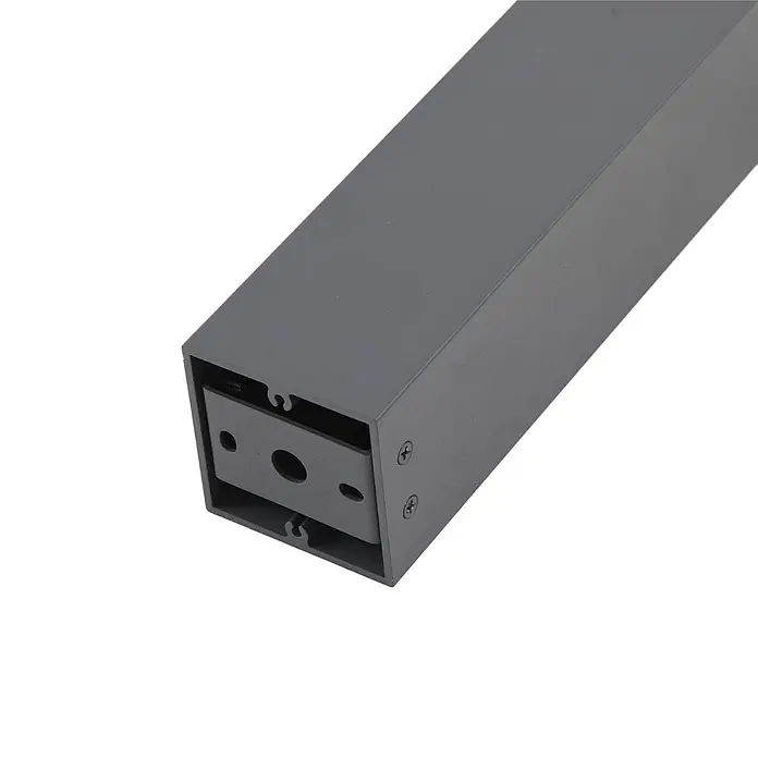 Lindby Außensockelleuchte Othil -  - Rechteckiges graues Metall-Leuchtengehäuse mit sichtbarer interner Montagehalterung und seitlichen Schrauben.