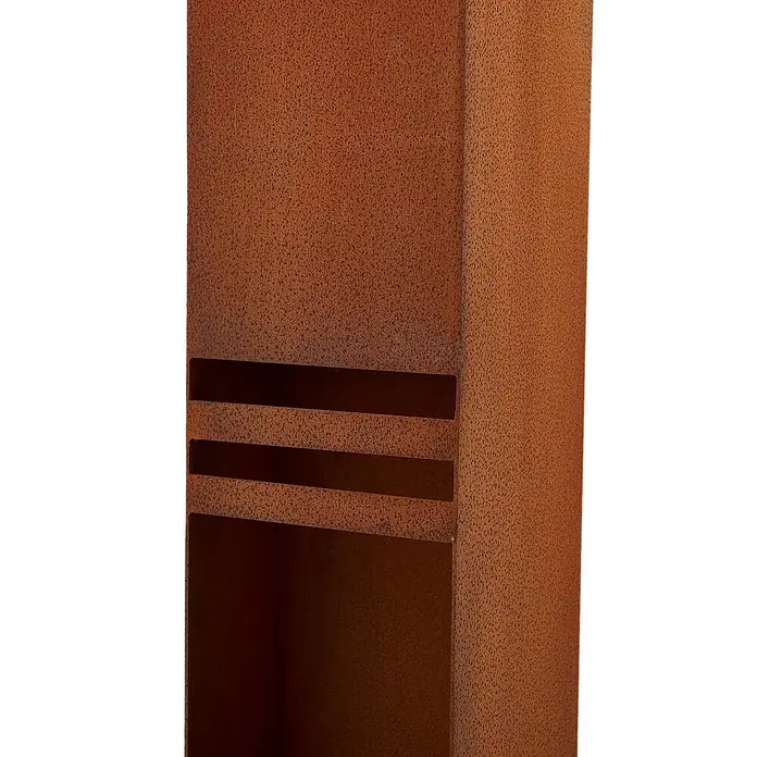 Lucande Außensockelleuchte Oxido - 12 x 12 x 50 cm - Rechteckiger, rostbrauner Cortenstahl-Pfeiler mit horizontalen Schlitzen.