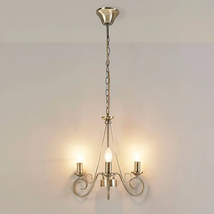 Lindby Kronleuchter Marnia - bronze / altmessing, altmessing, E14 - Deckenleuchte aus Altmessing mit drei Kerzenlampen, von der Decke hängend.