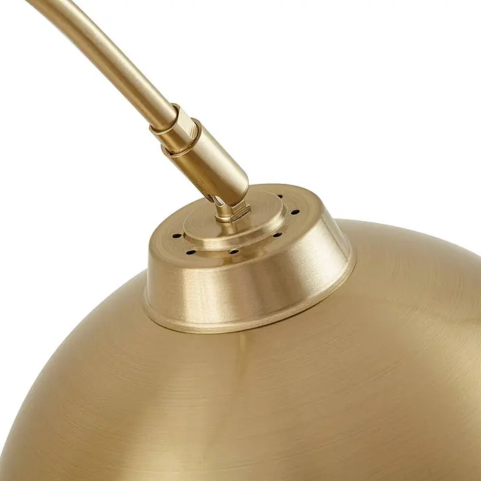 Lindby Stehleuchte Moisia - Höhe: 150 cm, messing / gold, messing / gold, E27 - Nahaufnahme einer gebürsteten Messingleuchte mit verstellbarem Armanschluss und Belüftungslöchern.