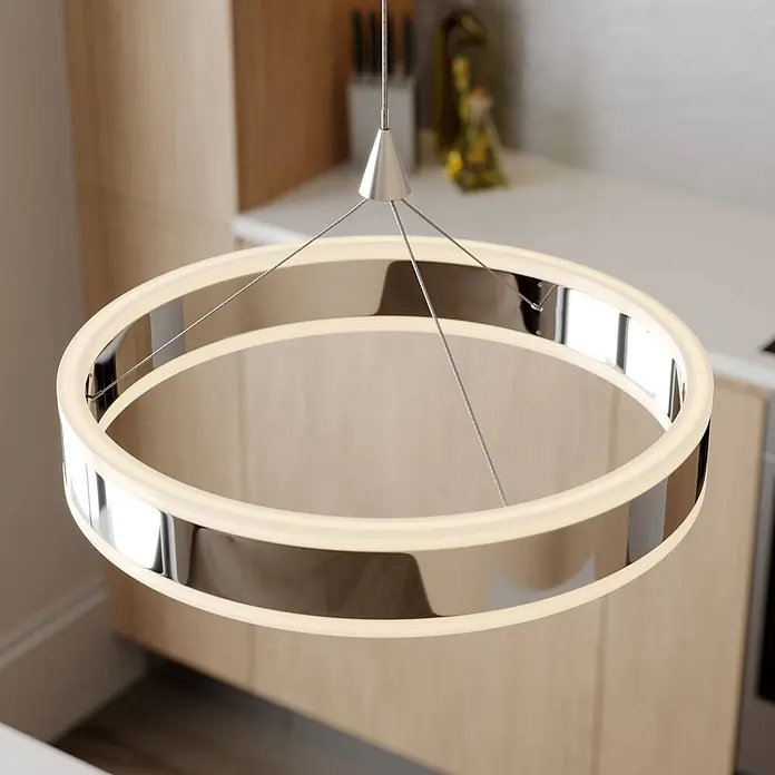 Lucande Pendelleuchte Lyani - L x B x H: 85 x 30 x 5 cm, chrom / silber, chrom, weiß satiniert - Moderne, kreisförmige LED-Pendelleuchte aus Chrom, beleuchtet, in einer Küche aufgehängt.