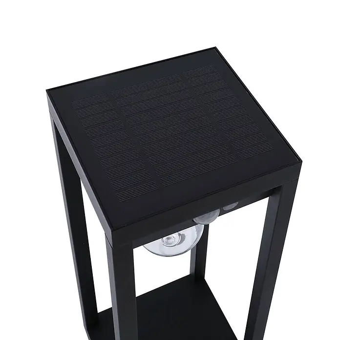 Lindby Außenlaterne Enea -  - Schwarze quadratische Solar-Außenleuchte mit integriertem Solarpanel oben und klarer Kugellampe darunter.