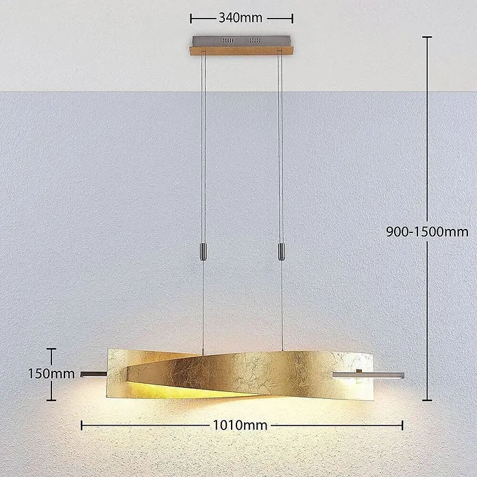 Lucande Pendelleuchte Marija - L x B x H: 101 x 18,5 x 1,8 cm, messing / gold, gold, silber - Einstellbare goldfarbene, verdrehte LED-Pendelleuchte mit Holz- und Metall-Deckenhalterung.