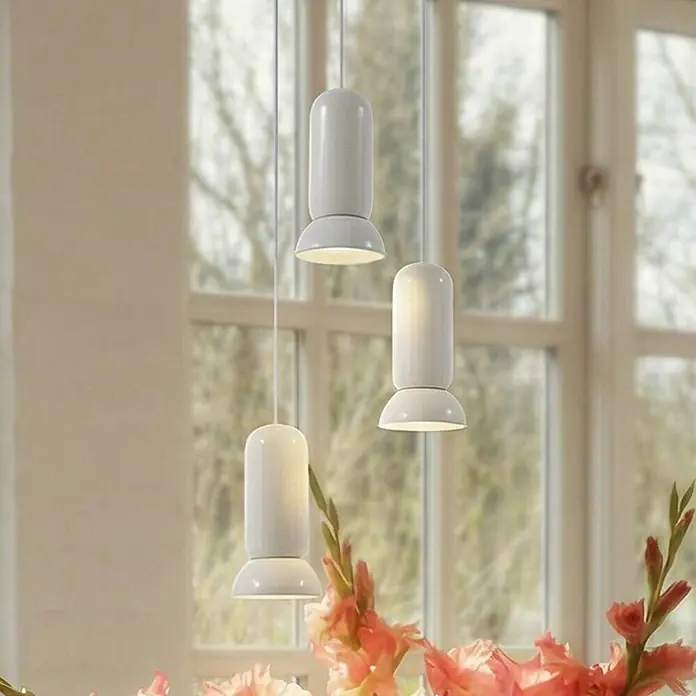 Lindby Pendelleuchte Kerimi - L x B x H: 30 x 30 x 21,5 cm, weiß / opal, creme, GU10 - Drei weiße, moderne Pendelleuchten mit zylindrischen Oberteilen und glockenförmigen Diffusoren, sanft leuchtend.