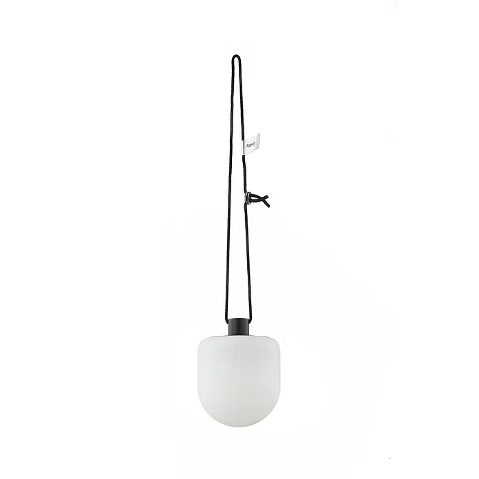 Lindby Außenwand- & Deckenleuchte Eleia - weiß / opal, IP44 - Runde, weiße, opake Glas-Pendelleuchte mit schwarzem Kabel und Aufhängung.