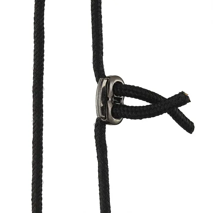 Lindby Außenwand- & Deckenleuchte Eleia - weiß / opal, IP44 - Schwarzes geflochtenes Seil mit silberfarbenem Metall-Kordelstopper, der die Seilenden zusammenhält.