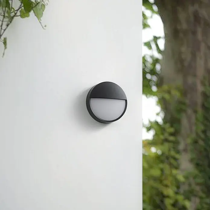 Arcchio Außenwandleuchte Gravo - schwarz, IP65 - Schwarze runde Außenwandleuchte mit mattierter Abdeckung, wandmontiert.
