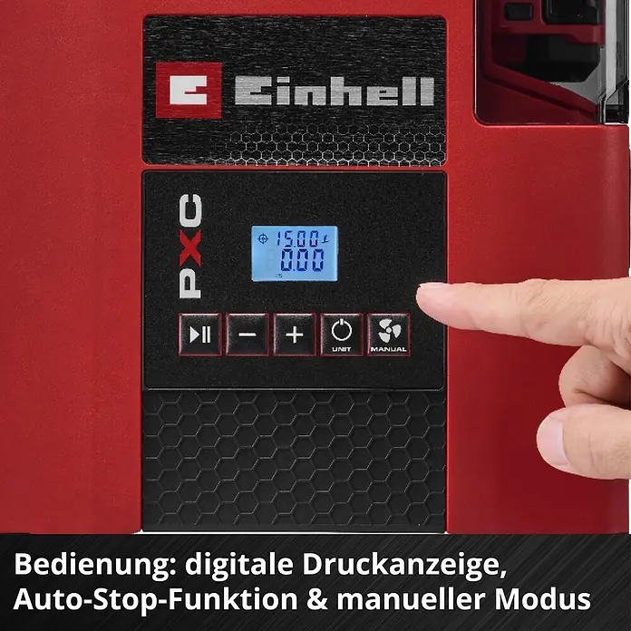 Einhell Akku-Kompressor Suppero 18/380 - 18 V, 1,38 bar - Rotes und schwarzes Einhell PXC Gerät mit digitaler Druckanzeige und Bedientasten; eine Hand betätigt einen Knopf. Mit Auto-Stopp & manuellem Modus.