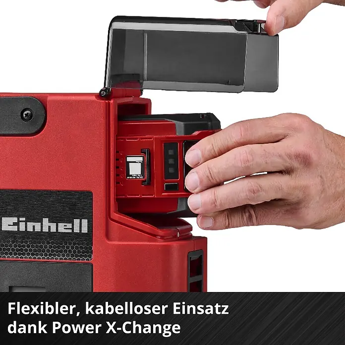 Einhell Akku-Kompressor Suppero 18/380 - 18 V, 1,38 bar - Rotes Einhell Power X-Change Gerät, Hand setzt schwarzen Akku in das geöffnete Fach ein.