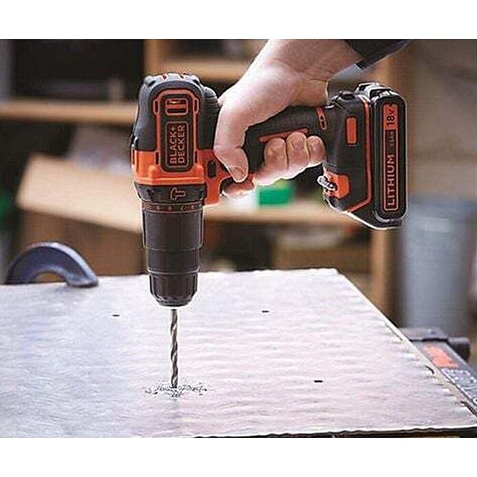 Black+Decker Taladro atornillador percutor de batería BDCHD18BAFC + kit de 80 accesorios (18 V, 1,5 Ah, 2 baterías, 360 r.p.m. - 1.400 r.p.m.)