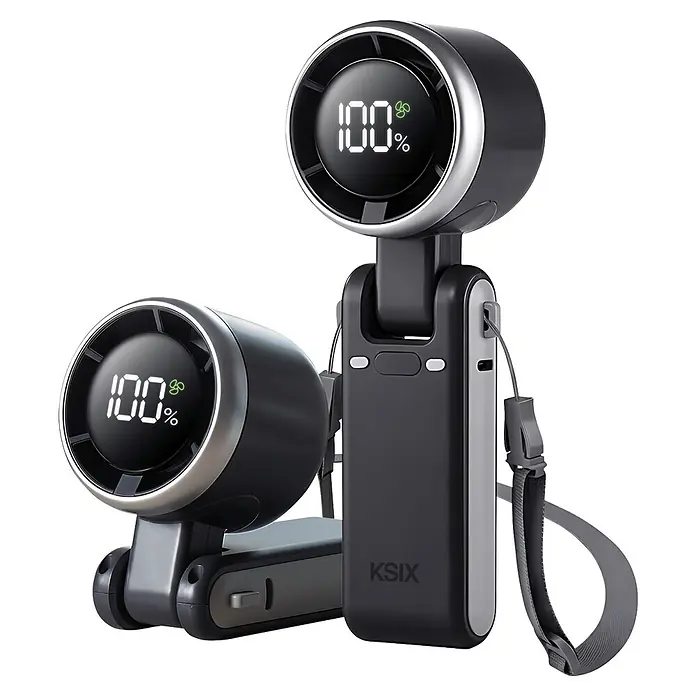 Ksix Ventilador USB de mano Flex 5 Negro KSIX - 5,2 x 6 x 17,1 cm, Duración de la batería: 2 h - 10 h - Dos ventiladores portátiles negros y plateados, uno de pie y otro plegado, ambos mostrando 100% en sus pantallas digitales. Uno tiene una correa de muñeca.