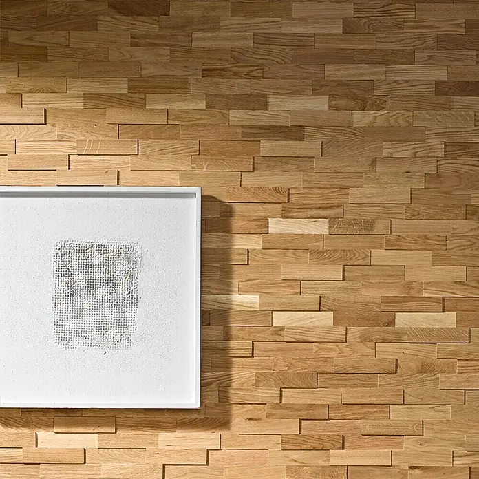 Wodewa Holzriemchen 200 Eiche Natur - L x B: 200 x 50 mm, 2 mm - 6 mm, Max. Anwendungsfläche: 1 m², UV-geölt - Wandpaneele aus Holz mit abstrakter weißer Leinwand. Die Holzpaneele verleihen dem Raum eine natürliche Textur und Wärme.