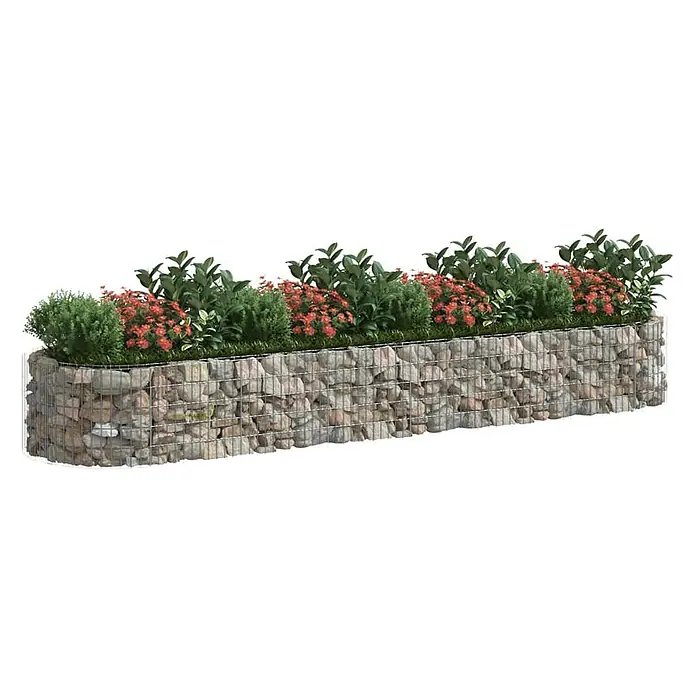 Furnicato Gabionen-Hochbeet - 100 x 400 x 50 cm, Metall, Fassungsvermögen Erde: 2.000 g - Langes Gabionen-Pflanzgefäß mit Steinen gefüllt, darin grüne Pflanzen, Gras und rote Blütensträucher.