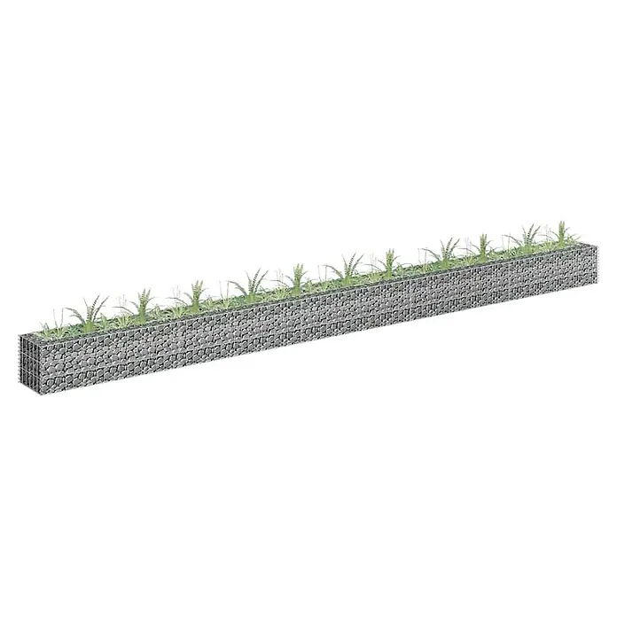 Furnicato Gabionen-Hochbeet - 30 x 450 x 30 cm - Langes Gabionen-Pflanzgefäß aus Drahtgeflecht und grauen Steinen, mit grünen Pflanzen gefüllt.
